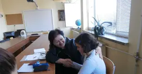 Експерти консултират безплатно  ученици и педагози в шест училища