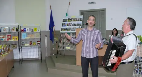 Професори и доценти криели под тогите художници, певци и поет