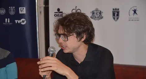 Люка Дебарг търси допирателни  в музиката на Скрябин и Форе