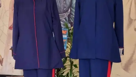 Гимназията по облекло дари казашки униформи на музея в Бяла