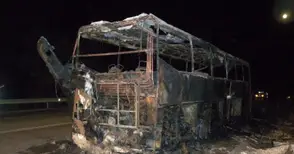 Автобус от морето към Русе изгоря по средата на пътя