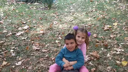 Майка със смело сърце мечтае двете й деца да играят заедно