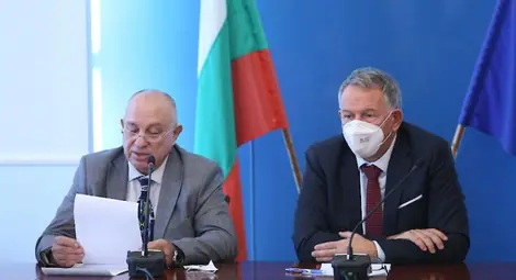 Учебната година започва присъствено, заведенията ще работят до 22 ч., затварят парти клубовете Учебната година започва присъствено, заведенията ще работят до 22 ч., затварят парти клубовете