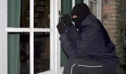 Майстор на шперца и любител на кафе автомати ще търкат нарове