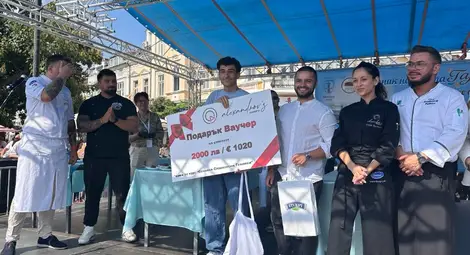 18-годишният Аслан Ахмедов от Велико Търново е големият победител в конкурса за нетрадиционна торта &bdquo;Гараш&ldquo; в Русе