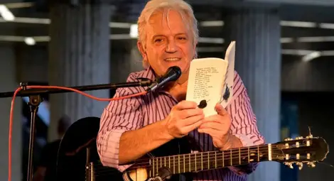 Бардът Ивайло Диманов гостува на русенските си почитатели в библиотека "Любен Каравелов"