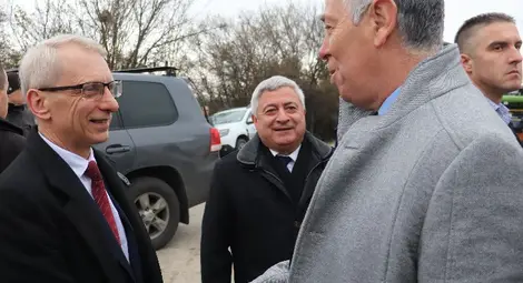 Историческо - започна изграждането на магистралата Русе-Велико Търново /галерия, обзор/ Историческо - започна изграждането на магистралата Русе-Велико Търново /галерия, обзор/