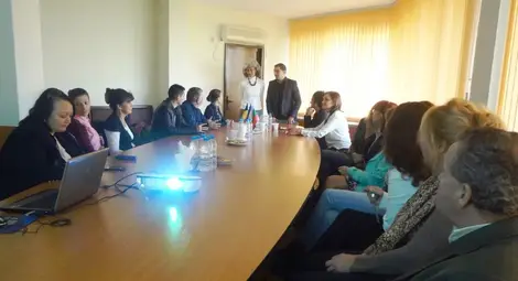 Архивисти показаха на румънски  колеги уникални стари документи