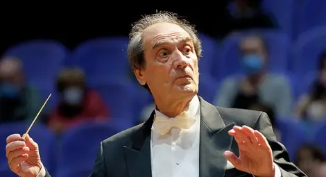 Емил Табаков