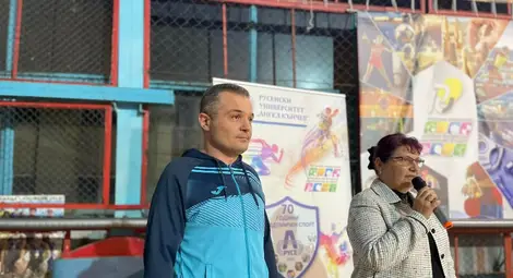 Ректорът на Русенския университет доц. д-р Десислава Атанасова награди призьорите в „Русенска универсиада – 2025“ Ректорът на Русенския университет доц. д-р Десислава Атанасова награди призьорите в „Русенска универсиада – 2025“