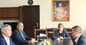 Синдикалисти започват проверки за условията на труд в индустрията