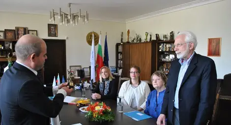 Фамилни документи отпреди век и половина развълнуваха проф. Самуил Рефетов