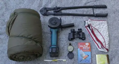 100 радикални германци напират към оградата с Турция през главите на полицията