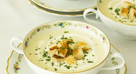 Готвачът на честта и кулинарното разточителство на короната