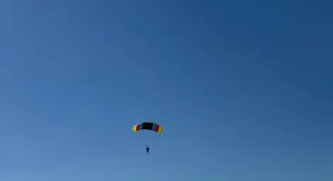 Русе посрещна националния шампионат по безмоторно летене с впечатляващо авиошоу