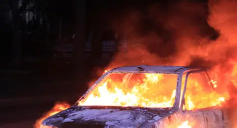 Две коли на един собственик запалени зарази неуредени сметки