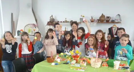 Малки родолюбци шариха яйца на Велики четвъртък