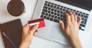 Деветокласник пазарувал в интернет с хакнати чужди банкови карти