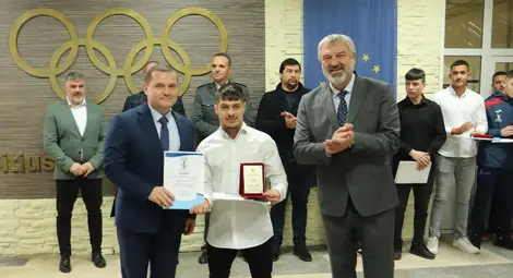 Наградиха десетте най-добри спортисти на Спортното училище в Русе