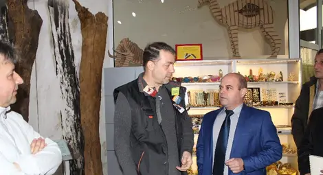 С нови холандски стелажи за архивите се похвалиха от Екомузея пред кмета