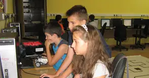 Лятна школа по роботика събира бъдещи ученици на Математическата