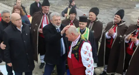 Ден след Бабинден в Черешово празнуваха и уникалния Дядовден Ден след Бабинден в Черешово празнуваха и уникалния Дядовден