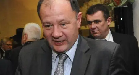 Миков: Сезирам Конституционния съд, ако Плевнелиев не наложи вето на заема Миков: Сезирам Конституционния съд, ако Плевнелиев не наложи вето на заема