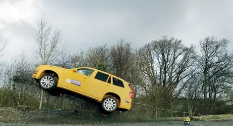 Изцяло новото Volvo XC90 въвежда за първи път в света решение, насочено към опасните катастрофи с внезапно напускане на пътното платно