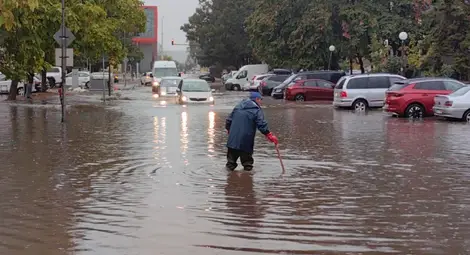 Три път над месечната нормата дъжд се изля в Русе за 31 часа
