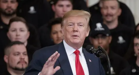 Тръмп ще изпрати въоръжени военни по границата с Мексико Тръмп ще изпрати въоръжени военни по границата с Мексико