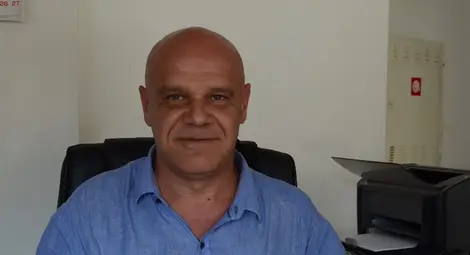 След 30-годишна пауза Мартин Конов отново прави макети на кораби. Този път от... боклуци