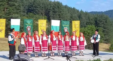 Русенските самодейци се завърнаха със 17 медала от събора в Копривщица