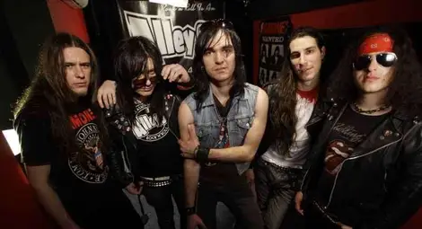 Струните на Слаш разтърсват столицата