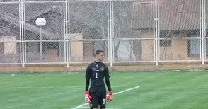 16-годишният вратар Цецо Енчев на лагер с мъжете в Анталия