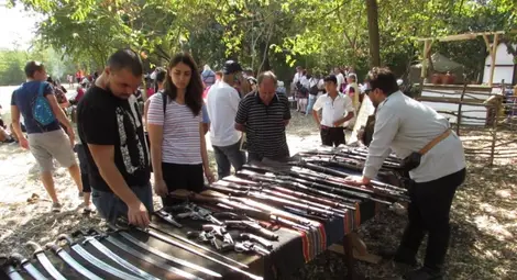 Чевермета, боб по хайдушки и стрелби на Комитския събор Чевермета, боб по хайдушки и стрелби на Комитския събор