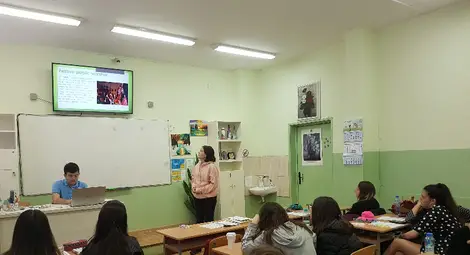 Ученици от "Възраждане"  обсъждаха с връстници от три страни как се празнува Великден в Европа /галерия/