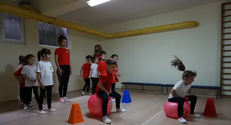 Откриха обновения физкултурен салон в русенската детска градина &bdquo;Зора&ldquo; /галерия/