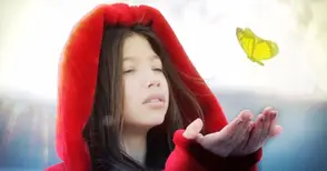 11-годишната Тереза включи в клип Доходното здание