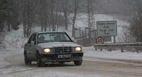 Хаос по пътищата заради времето, шофирайте внимателно Хаос по пътищата заради времето, шофирайте внимателно