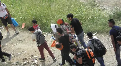 Гърция иска спешна среща на ЕС за бежанците