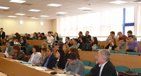 "Ориентиране в тъмното" учи студенти в РУ как да кандидатстват за работа&nbsp;