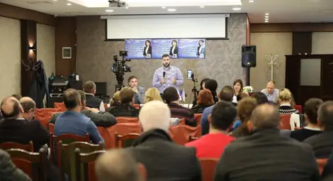 Кандидатът на ГЕРБ за кмет на Русе инж. Диана Иванова: В неделя ще решим дали искаме да дръпнем ръчната спирачка на Русе или да продължим с по-висока скорост напред Кандидатът на ГЕРБ за кмет на Русе инж. Диана Иванова: В неделя ще решим дали искаме да дръпнем ръчната спирачка на Русе или да продължим с по-висока скорост напред