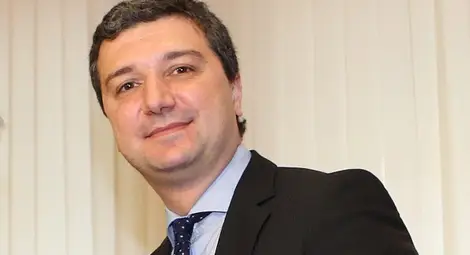 В най-кратки срокове - на избори, зове Стойнев