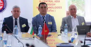 Акад. Белоев и проф. Смрикаров с почетни титли от университет в Киргизстан