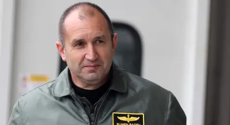 Радев летя с изтребител F-15C