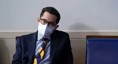 Говорителят на Байдън подаде оставка заради заплаха на журналистка