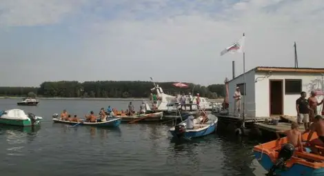 Над 70 човека се включиха в масовото преплуване на Дунав в Силистра Над 70 човека се включиха в масовото преплуване на Дунав в Силистра