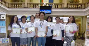 Студенти донесоха златен медал и 7 грамоти от олимпиадата по компютърна математика