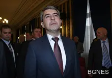 Плевнелиев: Нека говорим с цифри и факти за дълга