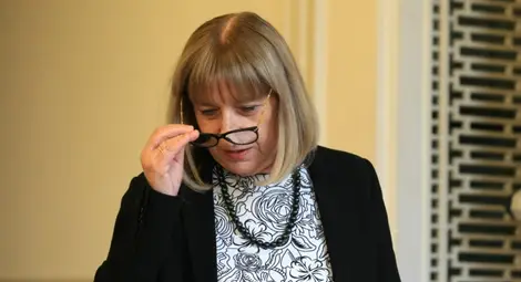 Цецка Цачева: Сделката е спрямо законите на страната